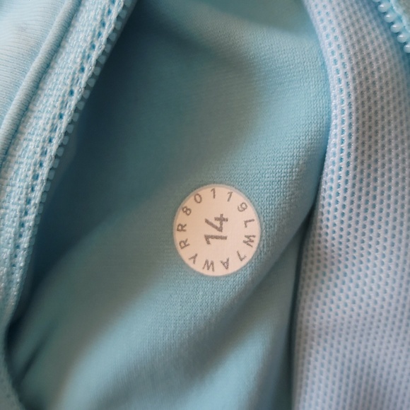 Lululemon Speed Up Shorts Blue Glow Size 14 2.5 inseam NWOT Sold out online - Picture 7 of 7